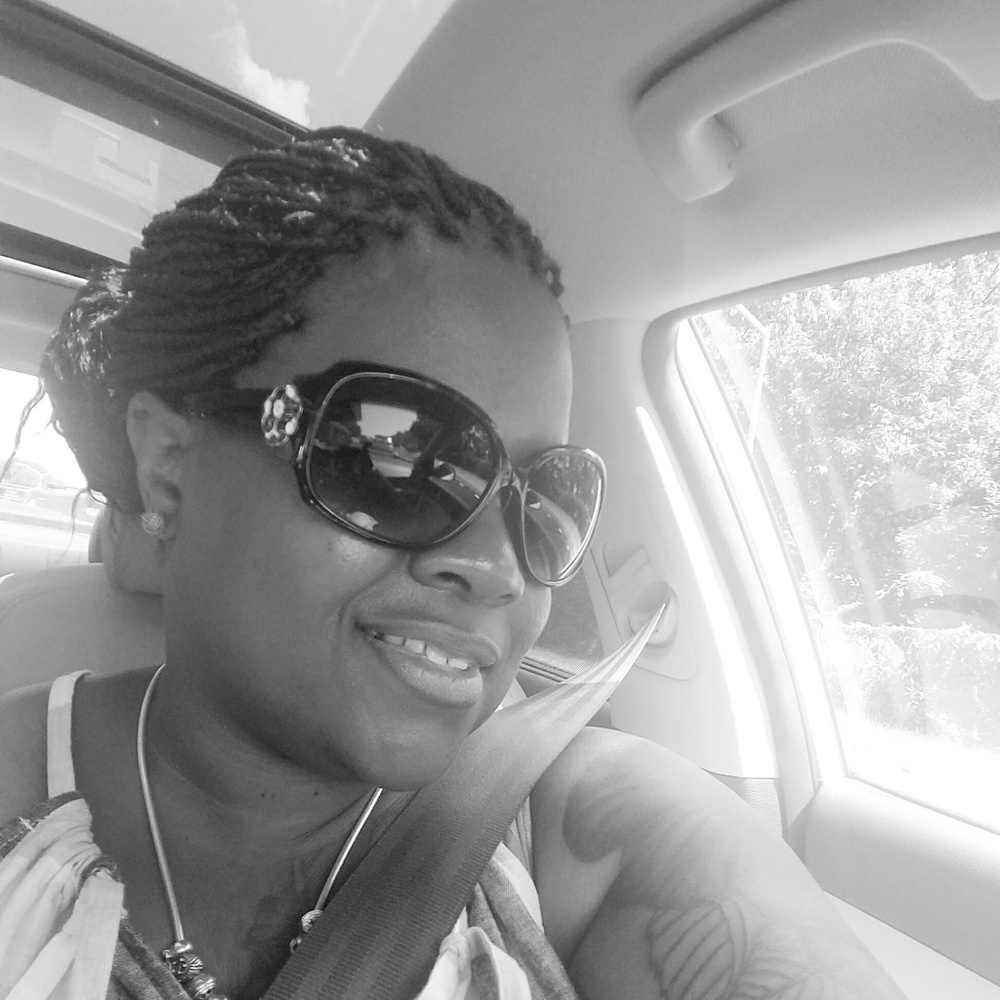 Meet your Posher, Monique